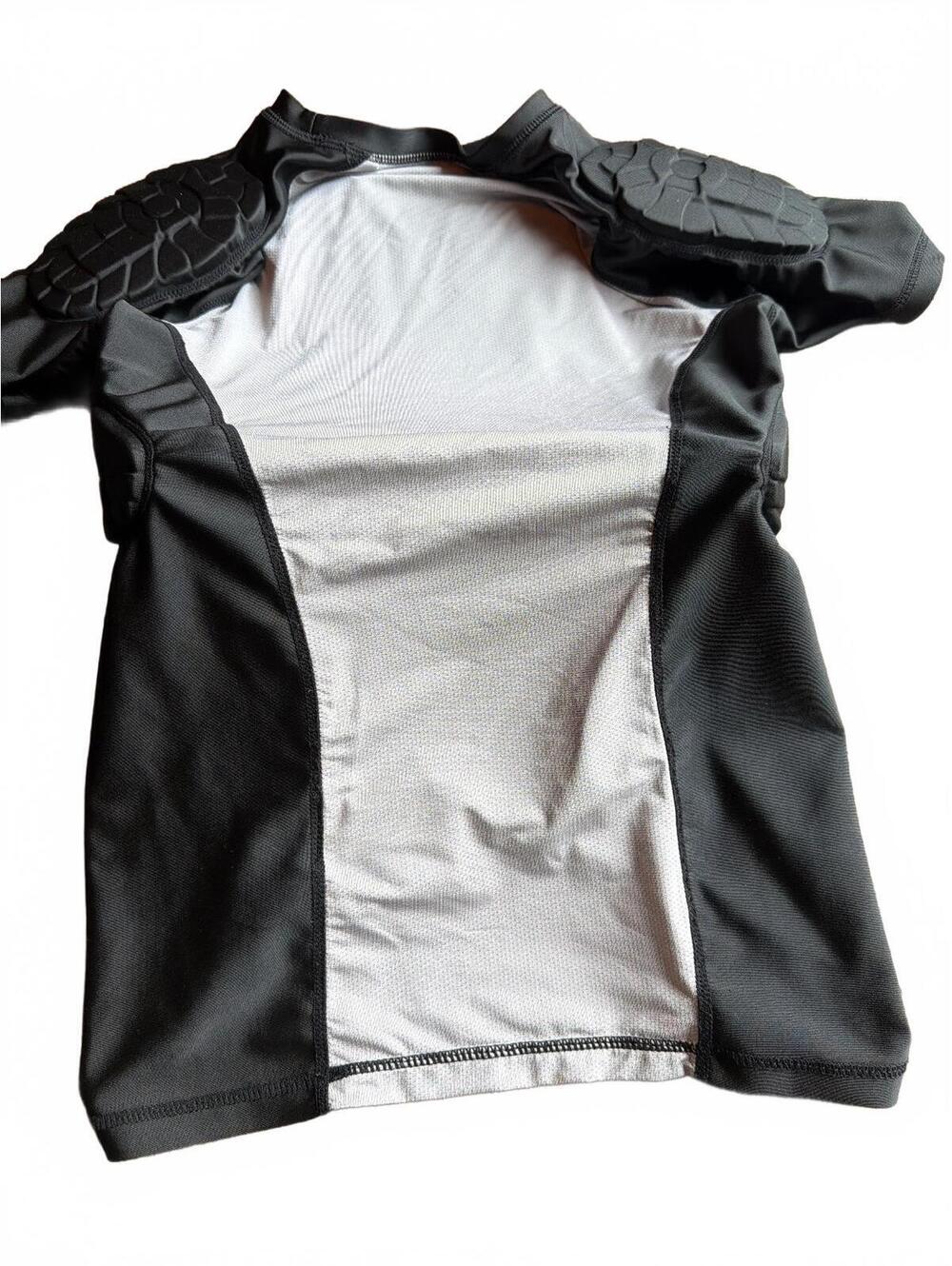 TUOY youth Large Protective Padded Shirt Chest Pads - Picture 4 of 4